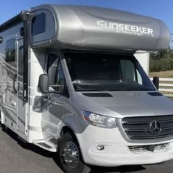 2022 Forest River Sunseeker MBS 2400