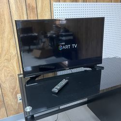 Samsung 31.5 inch Smart TV w/remote