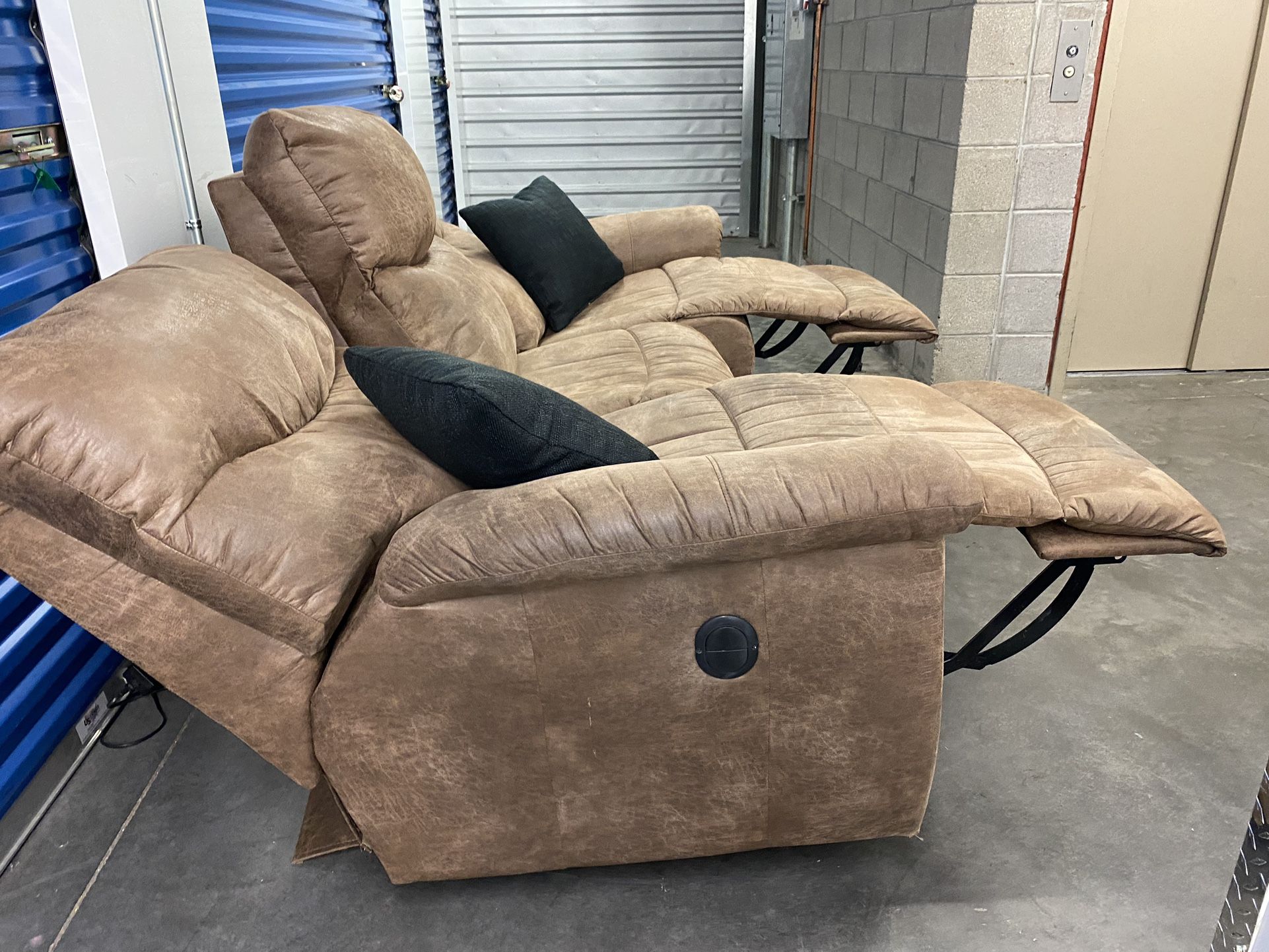 Comfy Electronic Recliner ( free delivery)