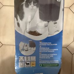 Free Automatic Pet Feeder