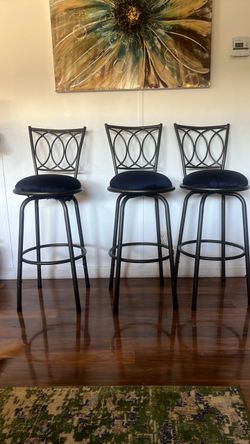 3 BAR STOOLS