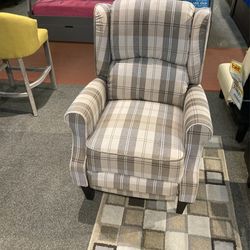 Puchback Chair