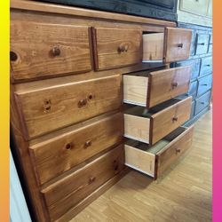 9 drawers dresser / Nine drawers dresser