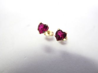 10K Gold Ruby Heart stud earrings