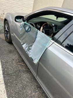 Auto Glass/ Vidrios Para Carros