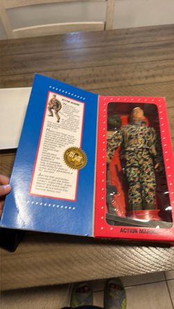 G.I. Joe Action Marine Figure in Box  in presten  condition