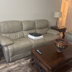 Leather Couches - Recliners 