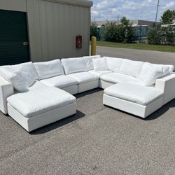 Thomasville Lowell 8 Piece Modular Sectional with Ottomans - FREE DELIVERY
