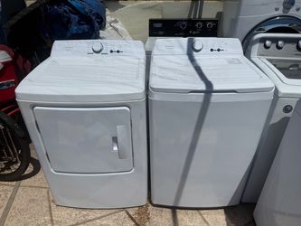 Insignia washer and electric dryer with agitatorAlmost new