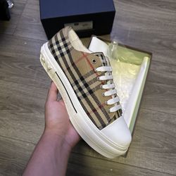 Burberry Low top Canva Men Shoes Designer 