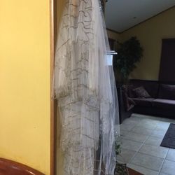 Beautiful Veil for bride with rhinestones
