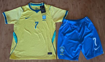 2026 Brazil Brasil home soccer jersey kids kit world cup

VINI JR #7

BRAND NEW WITH TAGS

GREAT QUALITY 

LIMITED QUANTITY 

KIDS SIZE:
#24 6/8 YEARS