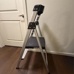 Gorilla Aluminum Step Ladder