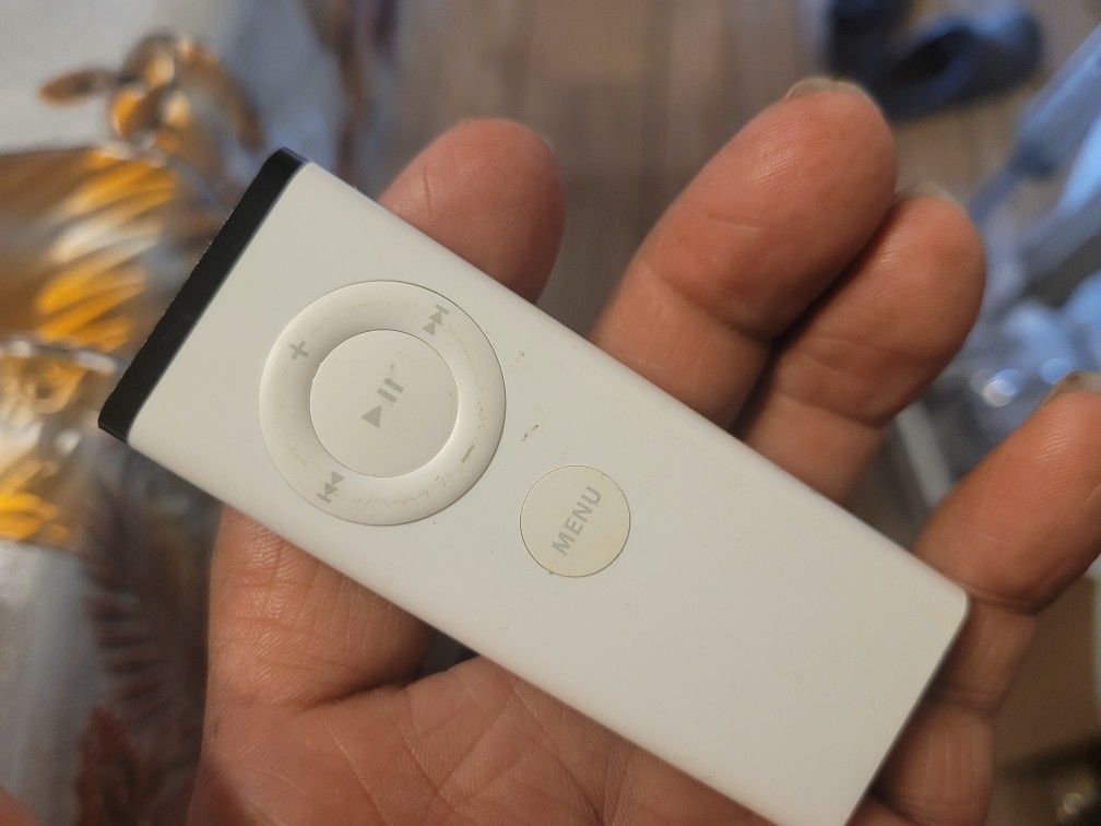 APPLE TV REMOTE CONTROL