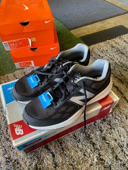 New Balance tennis shoes