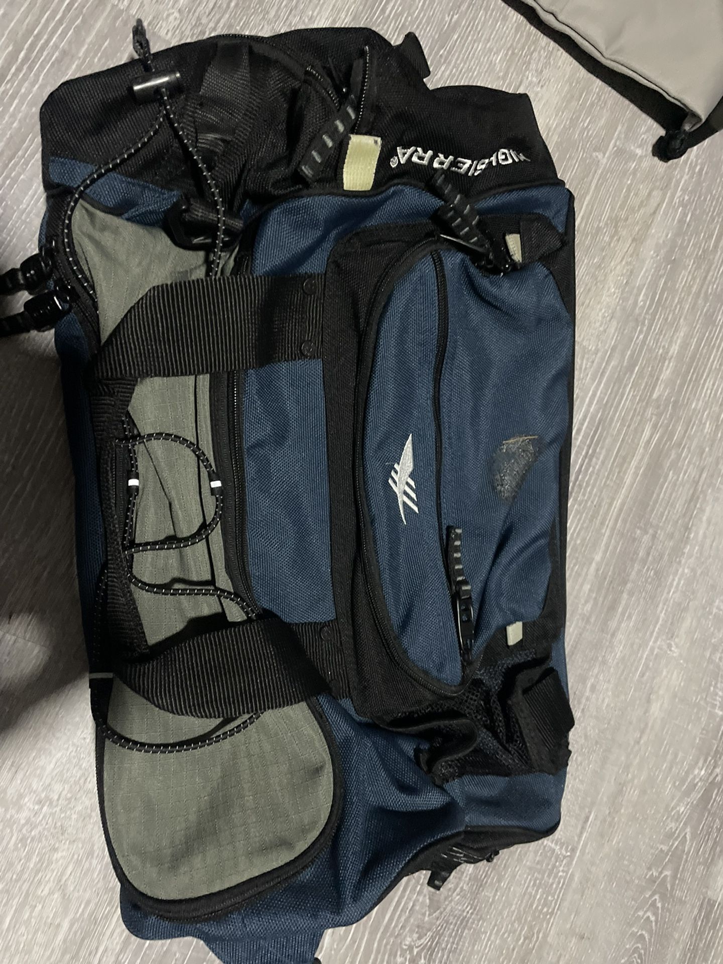 High Sierra duffle bag 