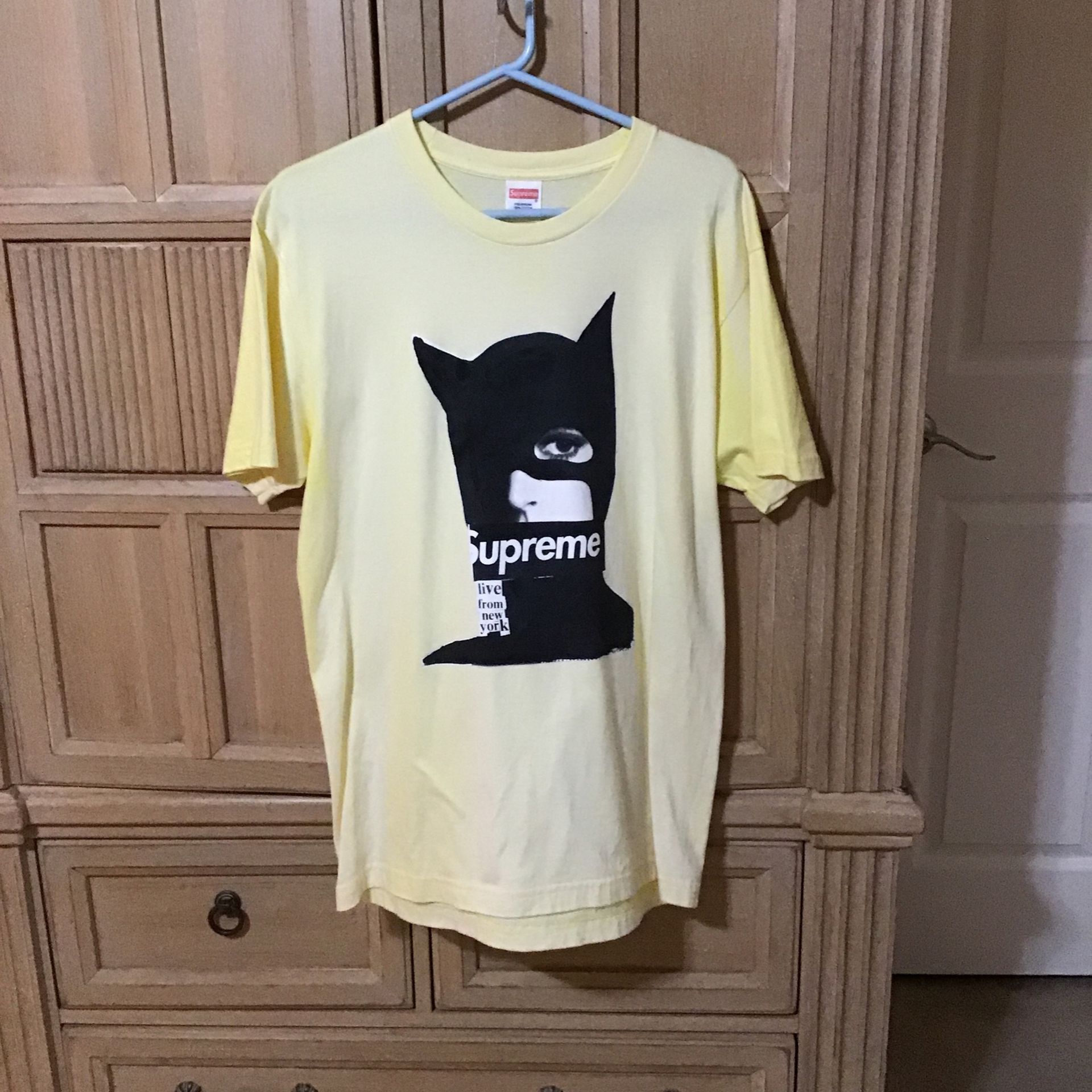 2013 Cat Woman Supreme Live From New York Size large T Shirt