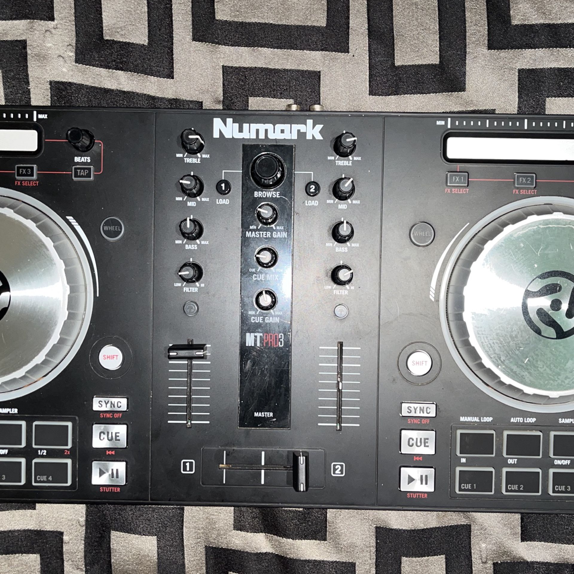 Numark Serato DJ Intro DJ Controller MixTrack Pro 3 from Japan