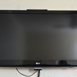 LG 42" 1080P LCD HD TV