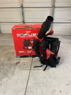 Milwaukee M18 FUEL 155 mph 650 CFM Battery Backpack Blower (Battery Not Included)