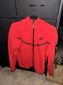 Nike Tech