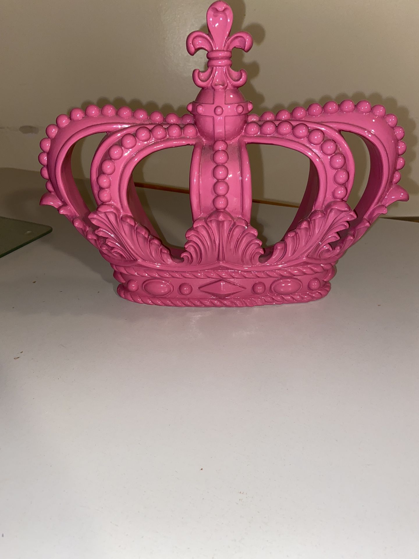 PINK CROWN WALL DECOR FROM HOBBY LOBBY for Sale in Wahiawa, HI OfferUp