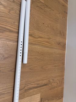 Curtain rod for a 62–86-inch window.