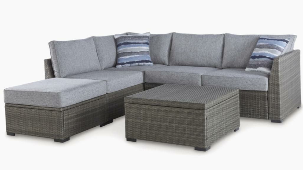 4-PC Outdoor Sectional Set - Never Used Still in Box