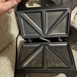 Grilled cheese maker