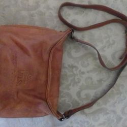 LADIES GUESS LEATHER PURSE