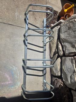 🔥🚲🔥Bicycle Metal Storage Rack – like new condition 🔥🚲