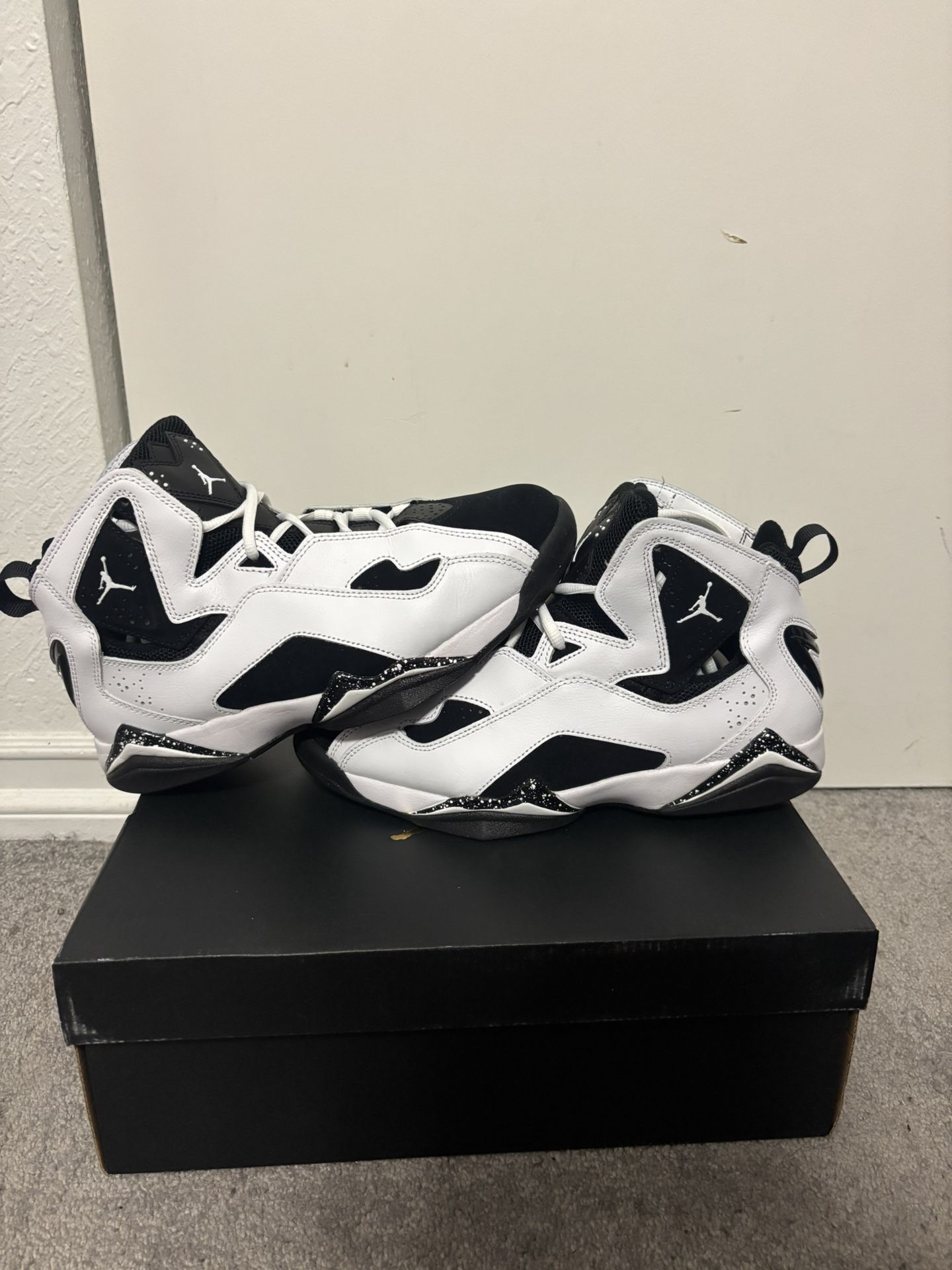 Jordan ‘True Flight’ White and Black