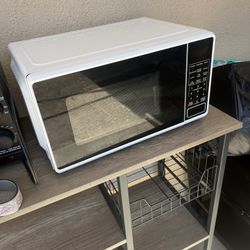 Small microwave 