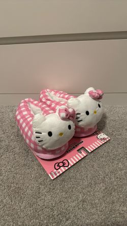 Hello Kitty Slippers Size M/L 7-8