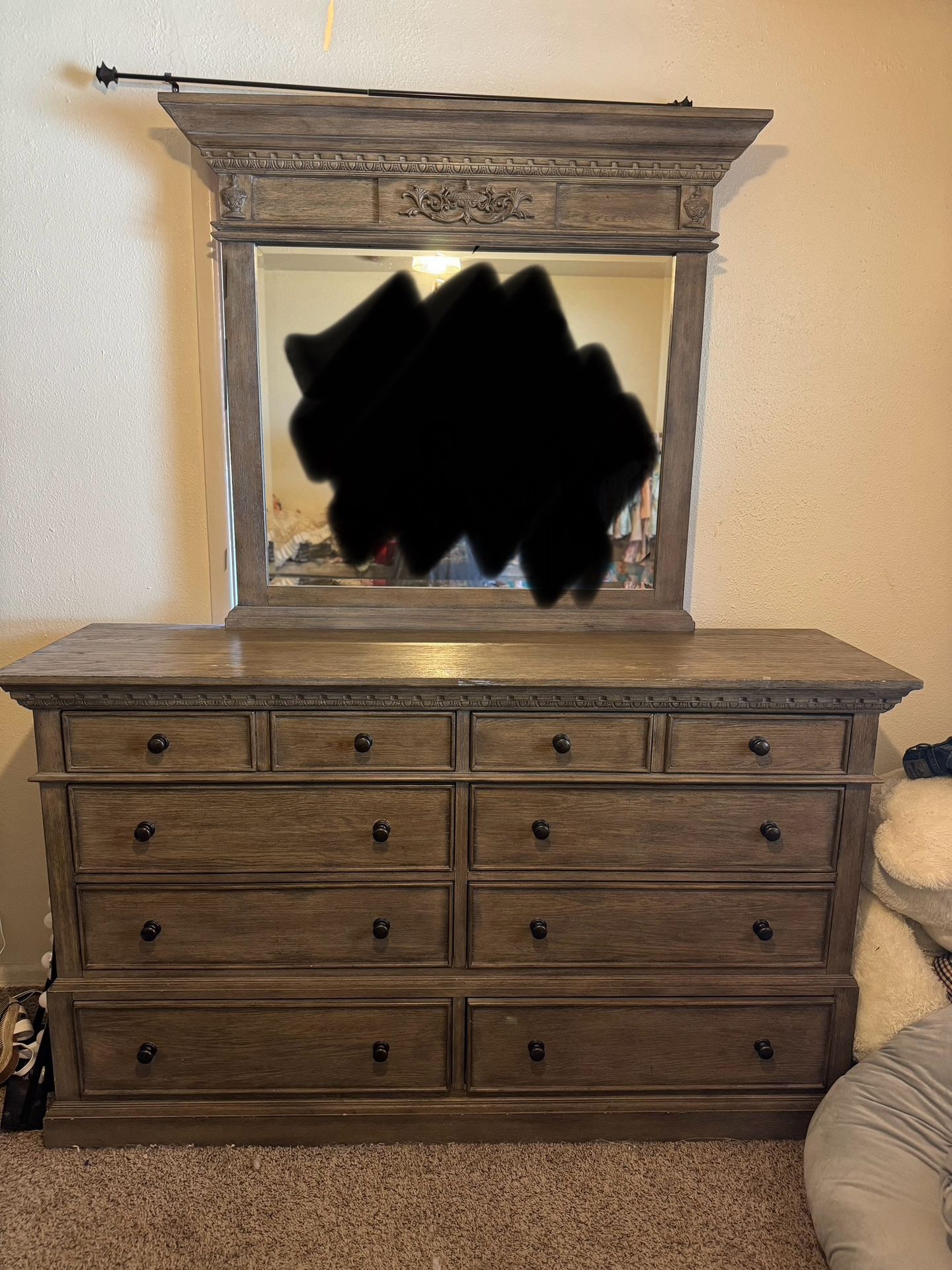 Dresser With Mirror 