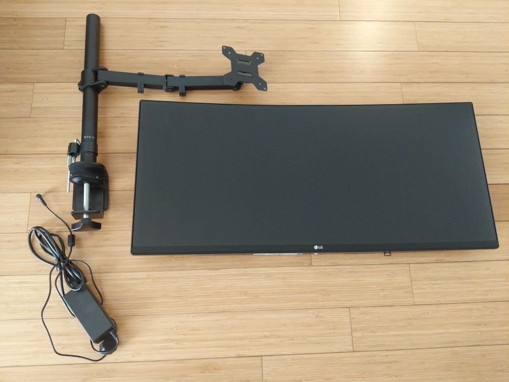 LG 34UC79G-B Ultrawide Gaming Monitor + Mount