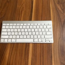 Apple Keyboard 