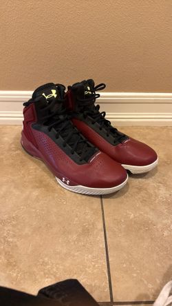 Under Armor Men’s Basketball Shoe Size 13