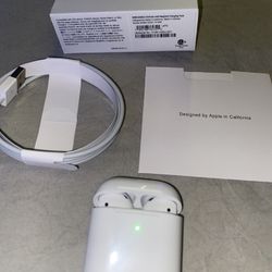 *NEW* Apple AirPods 2nd Generation With Lighting Charging Case - In White 