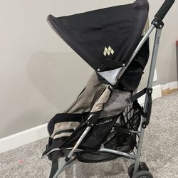 Lightweight stroller (Maclaren brand)