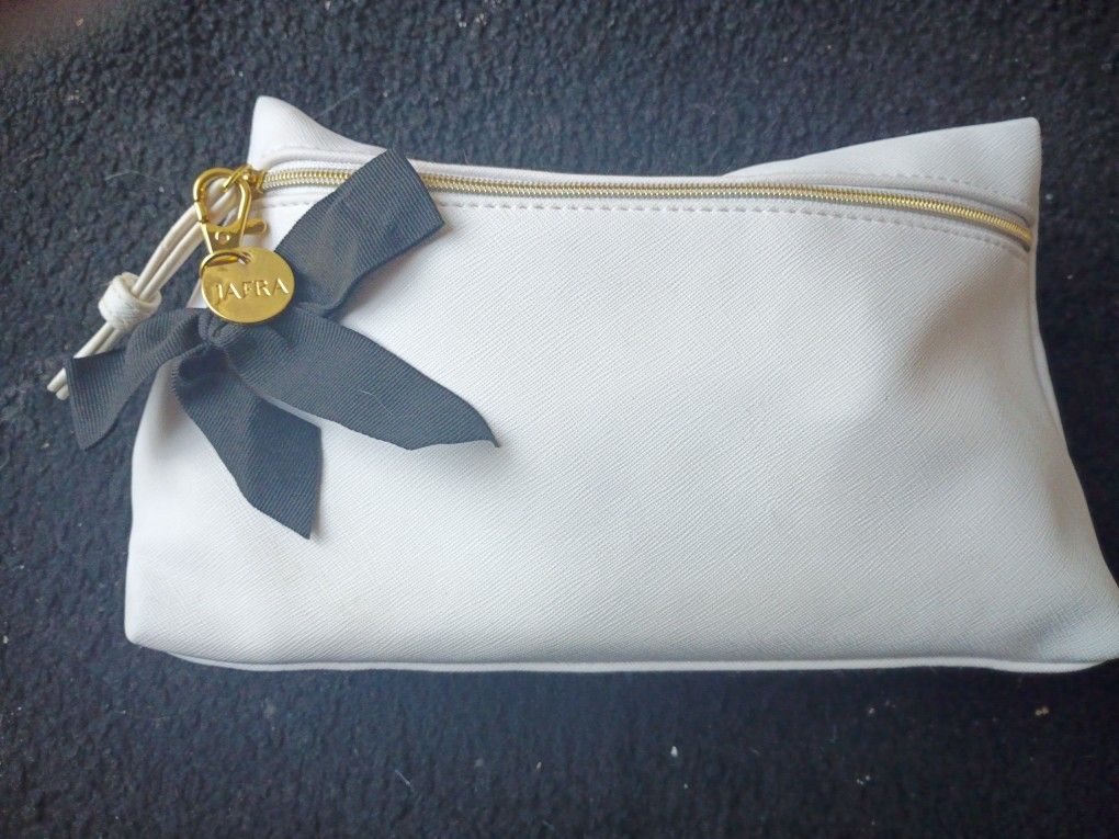 Jafra White Leather Cosmetic Bag