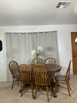 Dining Table with 6 Windsor Chairs