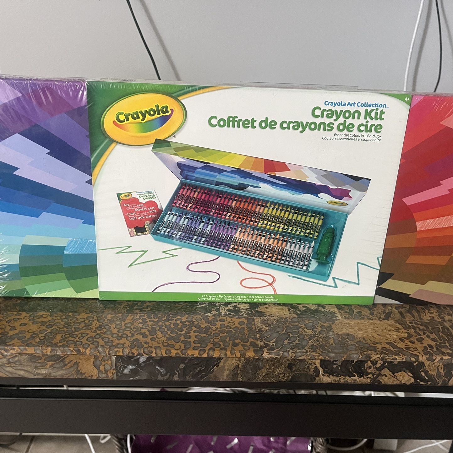 Crayola Art Collection Crayon Kit Essential Colors In a Bold Box(72  Crayons) NEW