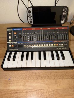 ROLAND JU-08 with K25M KEYBOARD