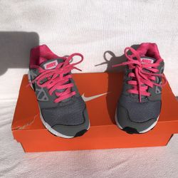Girls Nikes 