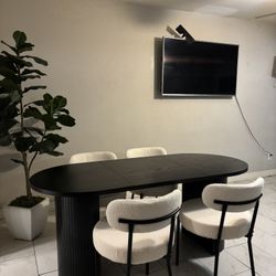 Black Fluted Dining Table With Chairs