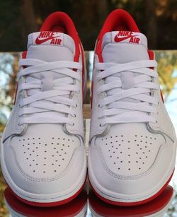 Air Jordan 1 low OG red university size 11