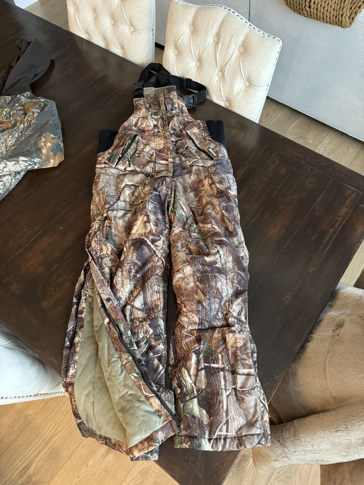 Men’s hunting clothes 