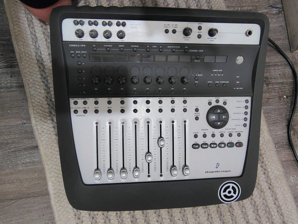 Digidesign digi 002 Console