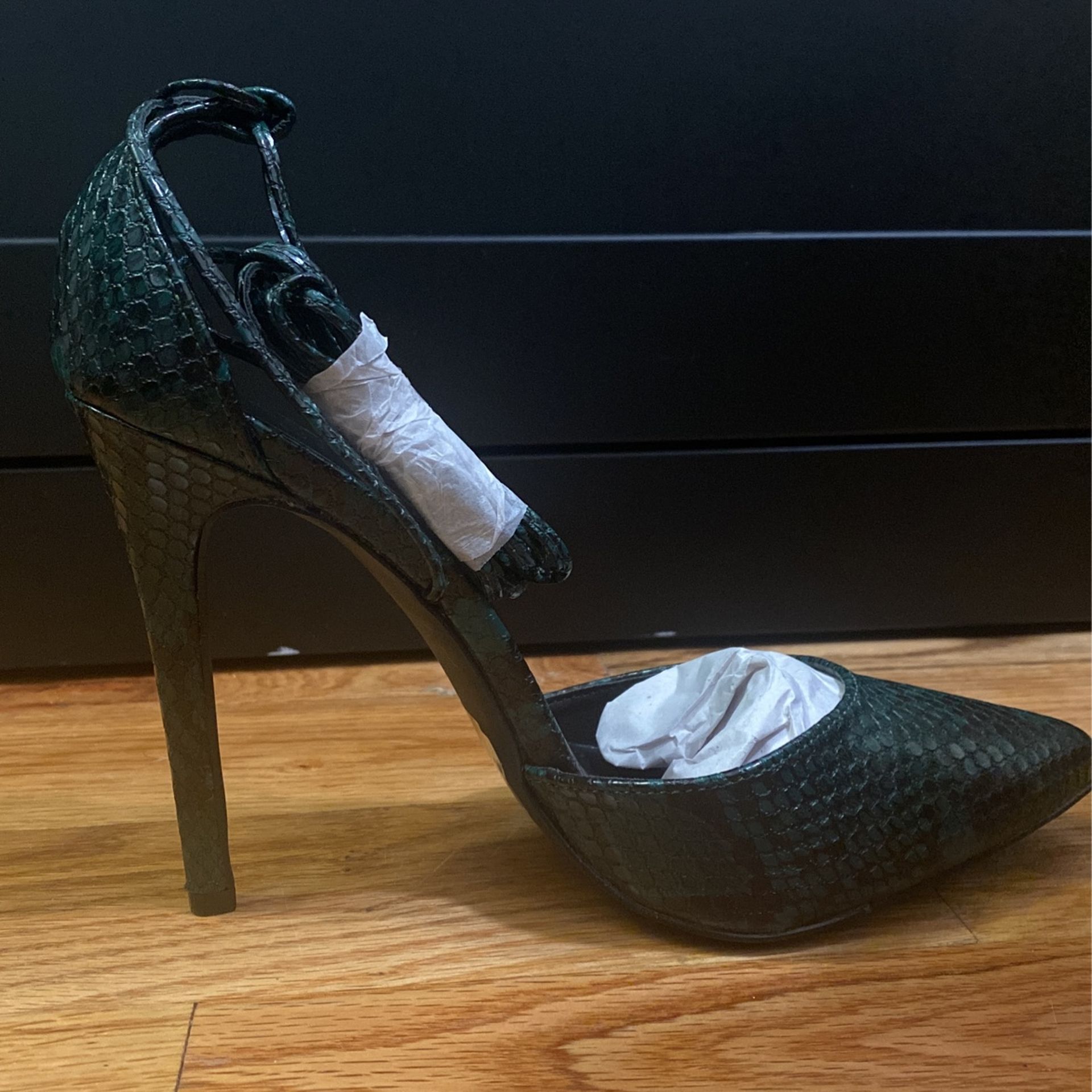 NEW! Green Pumps